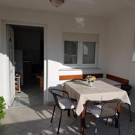 Astra Appartement Vir Buitenkant foto