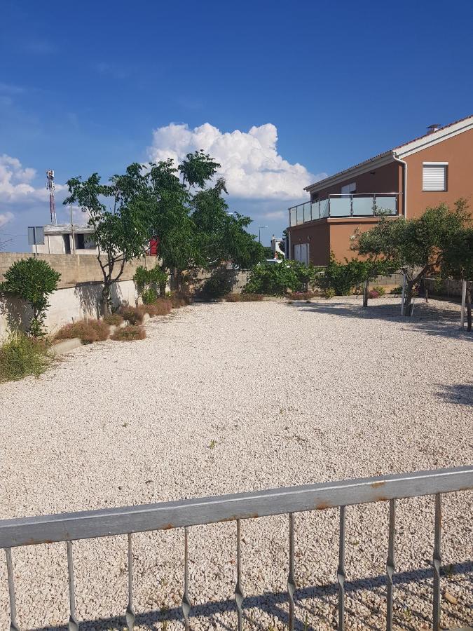 Astra Appartement Vir Buitenkant foto