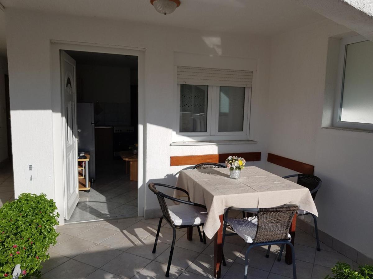 Astra Appartement Vir Buitenkant foto